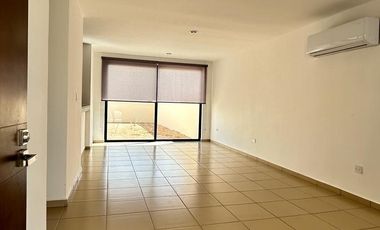 Casa en renta en privada cumbres Novonorte