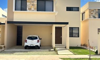 Casa en renta en privada cumbres Novonorte