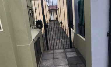 Casa Fondo en venta en Ezpeleta Este