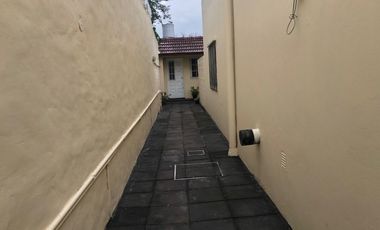 Casa Fondo en venta en Ezpeleta Este