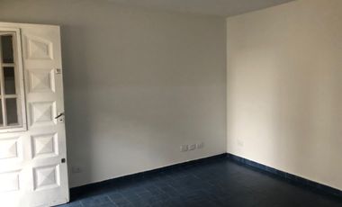 Casa Fondo en venta en Ezpeleta Este