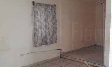 EDIFICIO COMERCIAL EN VENTA  FRACC. JACARANDAS, TEPIC