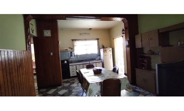 venta casa merlo centro frente banco provincia