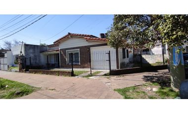 venta casa merlo centro frente banco provincia