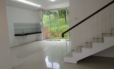 Dijual Rumah di Citra Green Dago Bandung - Utara