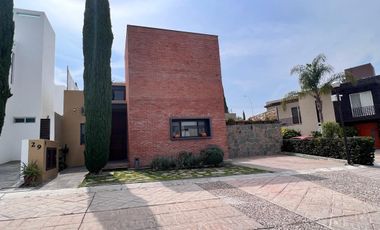 VENTA CASA EN CONDOMINIO LOS CIPRESES ZONA VISTA REAL