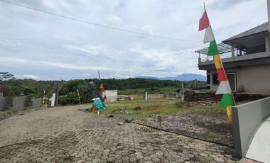 Cluster minimalis 2 lantai view gunung salak disukahati,bogor