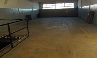 Galpón 900m2 S/lote 560m2 Doble Frente Con 1 Dpto