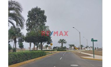 ¡¡ Bajó De Precio !!  ¡¡ Excelente Oportunidad !!  ¡¡ Venta De Terreno En Esquina Ubicado En El Bonito Condominio Urbanización Habilitacion Urbana Ala