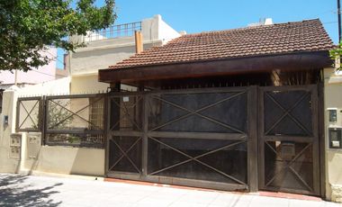 VENTA CASA MULTIFAMILIAR SOBRE LOTE PROPIO, CHILAVERT