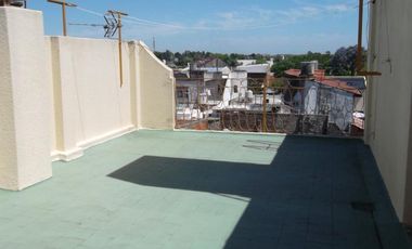 VENTA CASA MULTIFAMILIAR SOBRE LOTE PROPIO, CHILAVERT