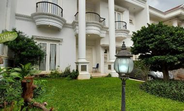 DIJUAL RUMAH MEWAH, ELITE dgn TAMAN di Jl BUKIT INDAH, CIPUTAT