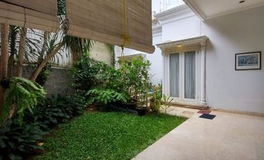 DIJUAL RUMAH MEWAH, ELITE dgn TAMAN di Jl BUKIT INDAH, CIPUTAT