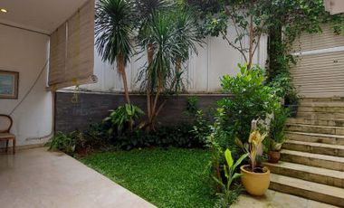 DIJUAL RUMAH MEWAH, ELITE dgn TAMAN di Jl BUKIT INDAH, CIPUTAT