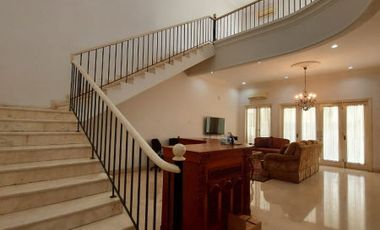 DIJUAL RUMAH MEWAH, ELITE dgn TAMAN di Jl BUKIT INDAH, CIPUTAT