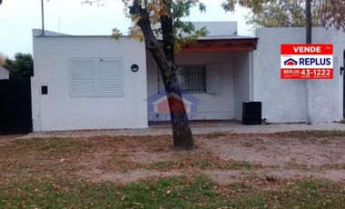 REPLUS LINCOLN VENDE CASA EN GRAL. PINTO