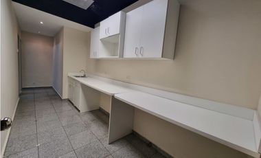 SE ALQUILA OFICINA LISTA PARA OCUPAR EN PUNTA PACIFICA