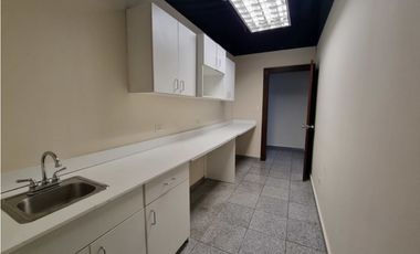 SE ALQUILA OFICINA LISTA PARA OCUPAR EN PUNTA PACIFICA