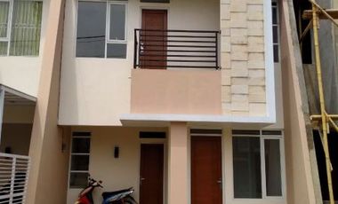 Rumah mewah 2 lt dekat UNPAD ITB IKOPIN JATOS Jatinangor
