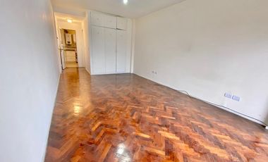 Monoambiente con balcón- Ramos Mejía