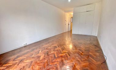 Monoambiente con balcón- Ramos Mejía