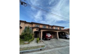 En venta hermosa casa en Versalles ( KC)