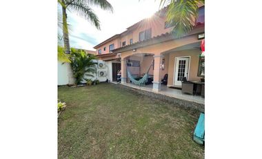 En venta hermosa casa en Versalles ( KC)