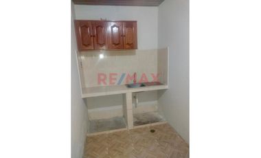 Casa De 2 Pisos En Venta En El Centro De Iquitos | 255 M² | Negocio Puerta A Calle | Excelente Ubicación
