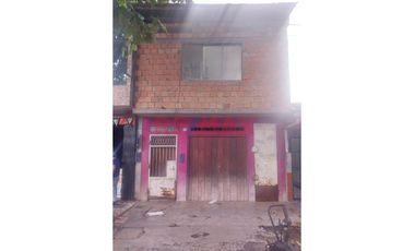 Casa De 2 Pisos En Venta En El Centro De Iquitos | 255 M² | Negocio Puerta A Calle | Excelente Ubicación