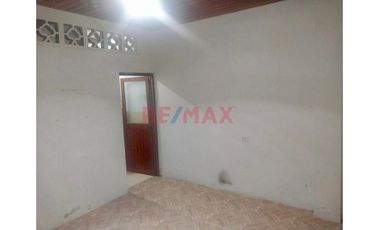 Casa De 2 Pisos En Venta En El Centro De Iquitos | 255 M² | Negocio Puerta A Calle | Excelente Ubicación