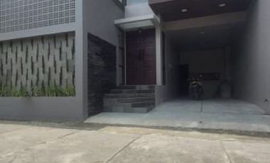 Rumah 2 Lantai Siap Huni Di Jalan Palagan Sleman Yogyakarta