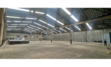 Arrienda Bodega 2.029 Corredor Calle 13  Muelles Elevados