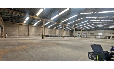 Arrienda Bodega 2.029 Corredor Calle 13  Muelles Elevados