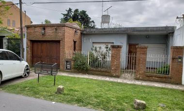 Venta Casa City Bell s/lote 10x40 - 20 e477 y 478 - La Plata