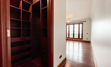 Departamento en venta de 5 dorm. en Vitacura