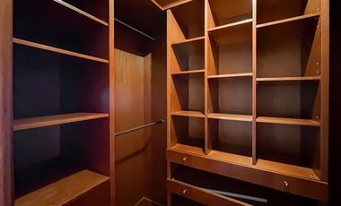 Departamento en venta de 5 dorm. en Vitacura