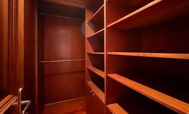 Departamento en venta de 5 dorm. en Vitacura