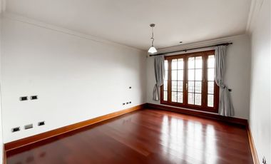 Departamento en venta de 5 dorm. en Vitacura
