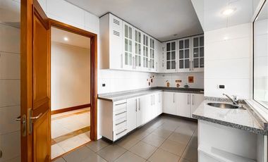 Departamento en venta de 5 dorm. en Vitacura