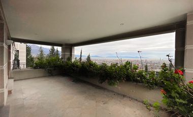 Departamento en venta de 5 dorm. en Vitacura