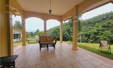 CASA EN ALTOS DEL MARIA CON TERRAZA, ALQUILER NEGOCIABLE