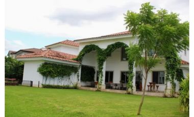 CASA EN SANTA MARIA -  FAIRWAY ESTATE
