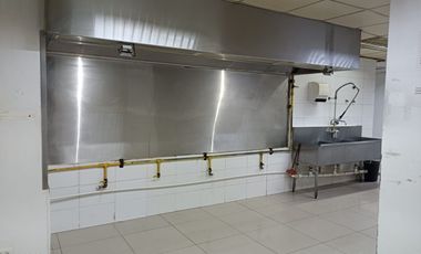 Se Alquila local comercial de 305m2 en VIA ESPAÑA $5,000