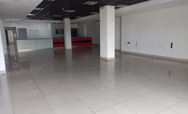 Se Alquila local comercial de 305m2 en VIA ESPAÑA $5,000
