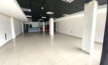 Se Alquila local comercial de 305m2 en VIA ESPAÑA $5,000