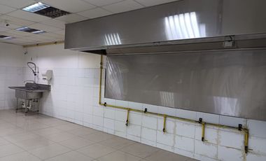 Se Alquila local comercial de 305m2 en VIA ESPAÑA $5,000