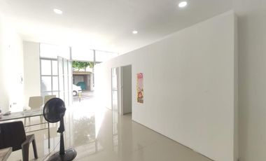 local en venta en prados del este. Cod V23213