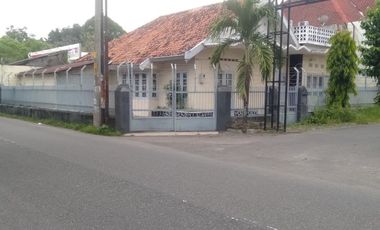 Tanah Strategis Bonus Rumah Klasik Jalan Utama Bausasran Kodya