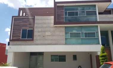 RESIDENCIA EN VENTA EN EL CLUSTER 333 LOMAS DE ANGELÓPOLIS 1