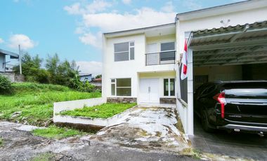 Rumah Cantik Siap Huni 15 Menit ke Gerbang Toll Kayu Manis J-35131